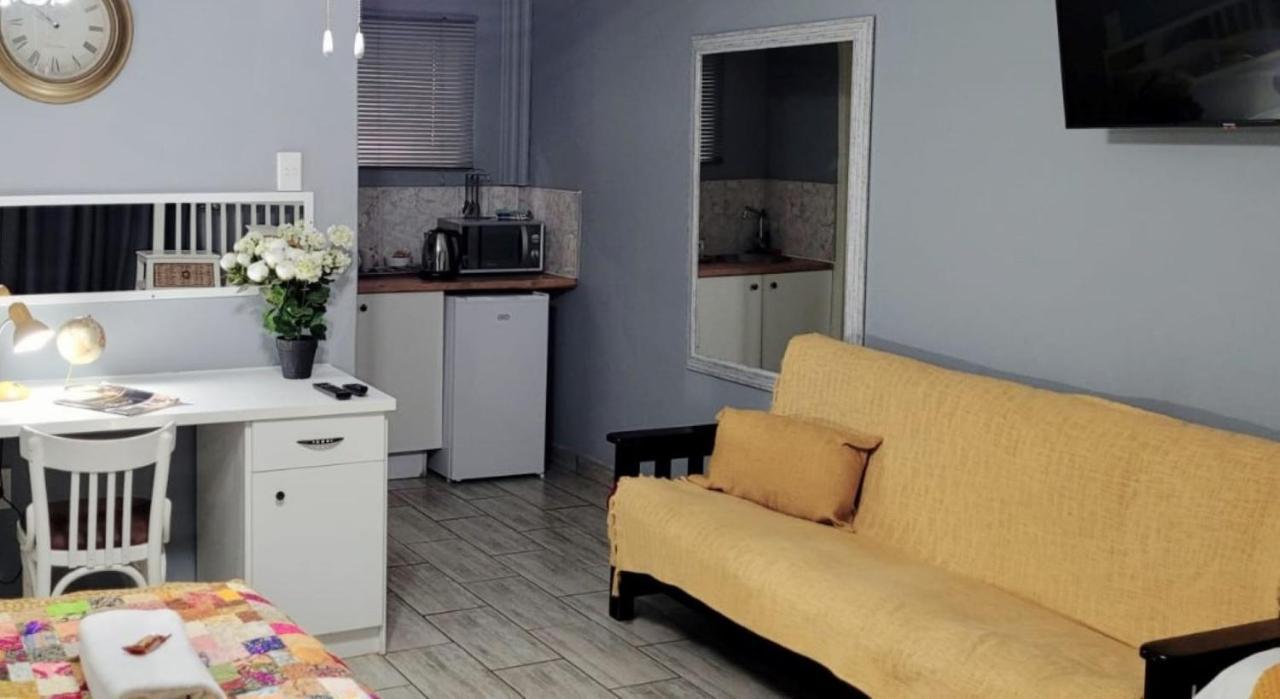 Graceland Guesthouse Potchefstroom Buitenkant foto
