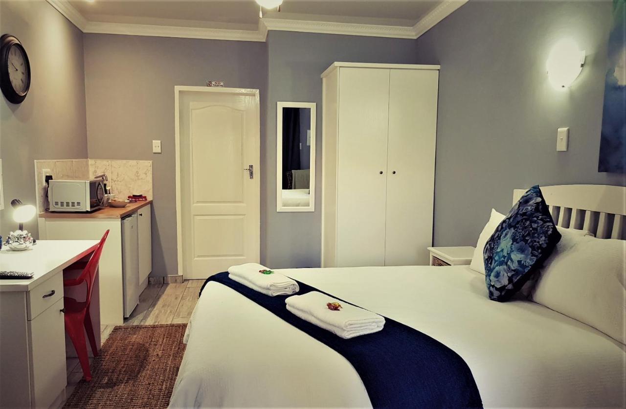 Graceland Guesthouse Potchefstroom Buitenkant foto